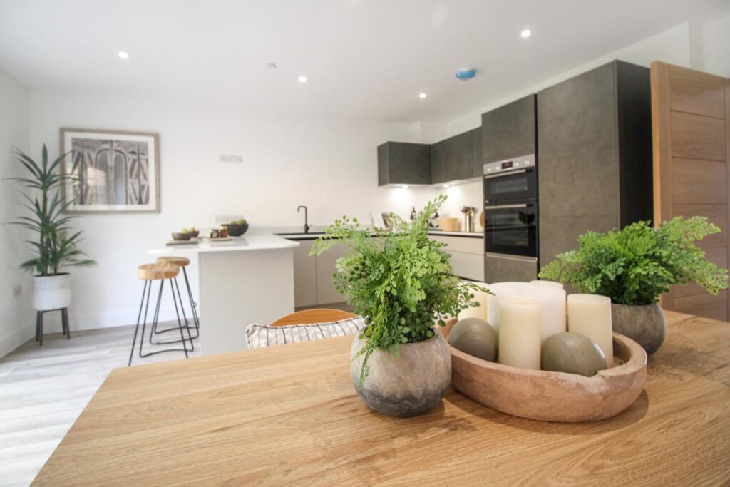 7DA84702-4E18-4A21-8991-D6782B915F8B