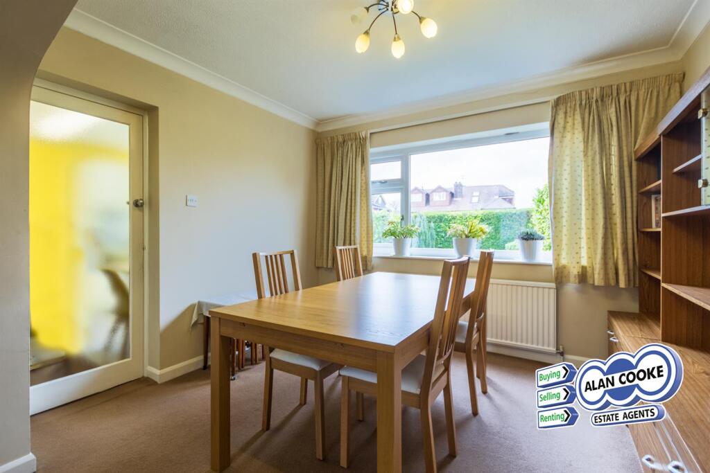 EXTENDED DINING ROOM