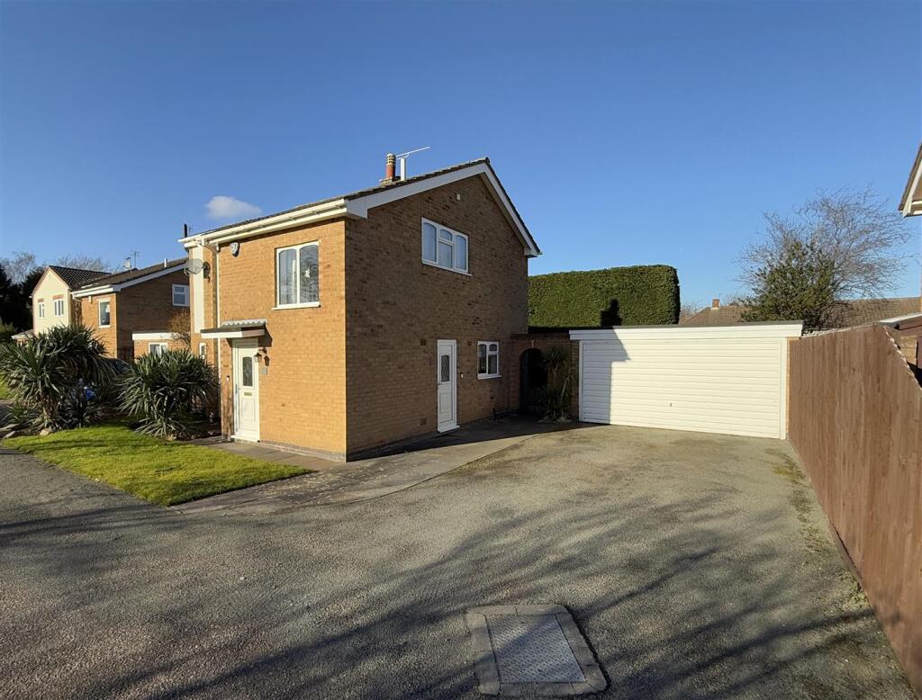 Driveway &amp; Garage.JPG