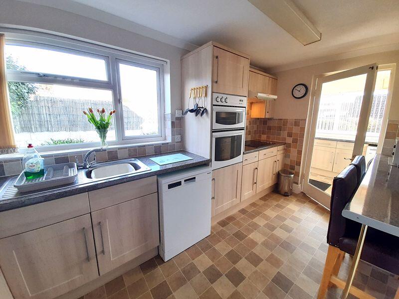 Kitchen / Breakfast Room