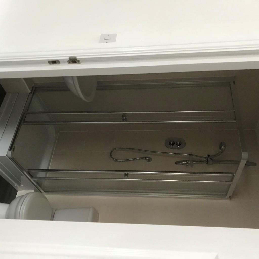EN SUITE