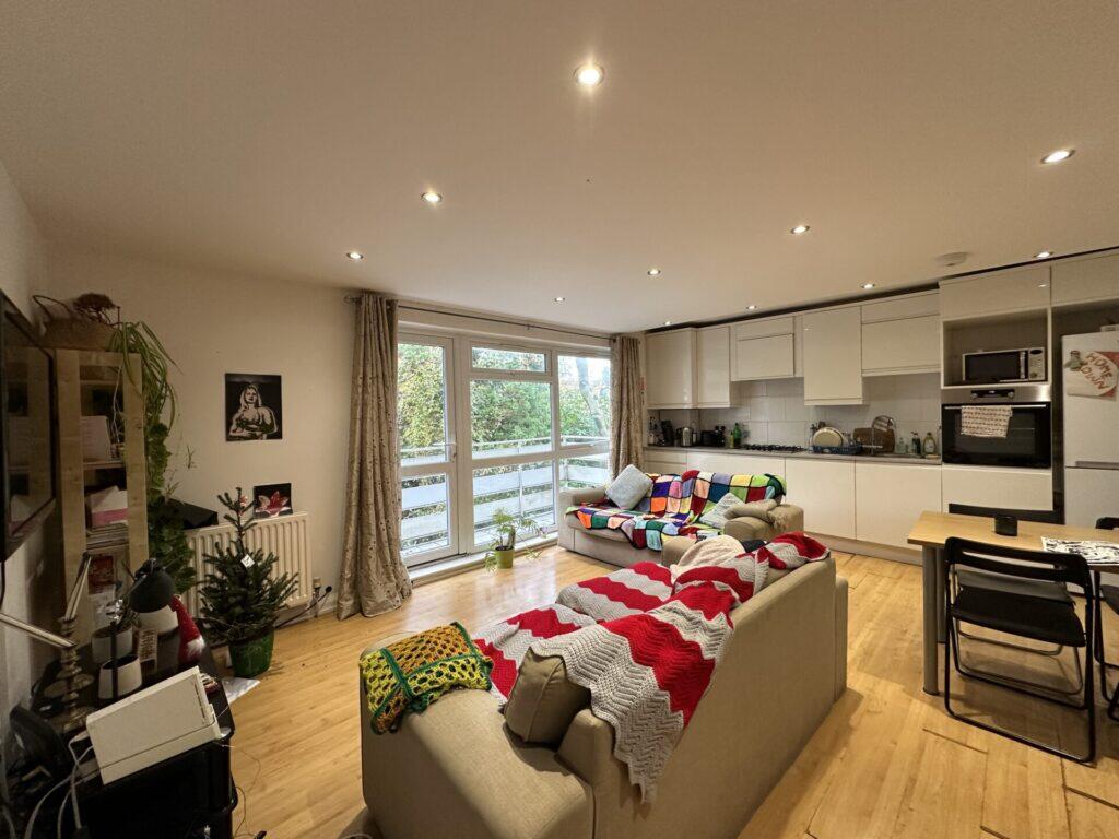 Willow Bank Court - Fallowfield - £173 PPPW