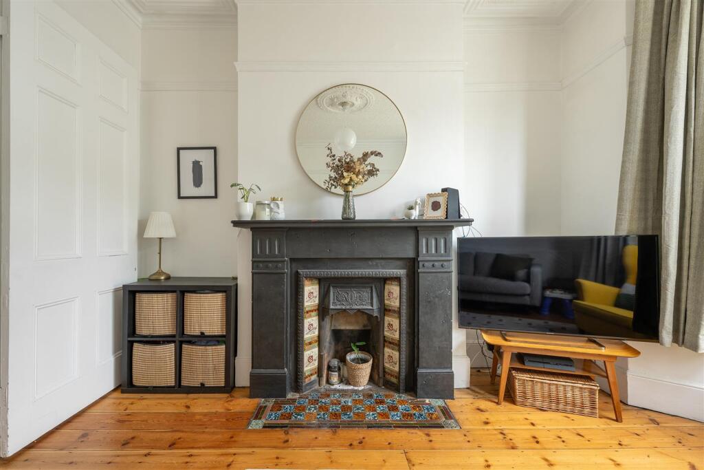Second Avenue E12