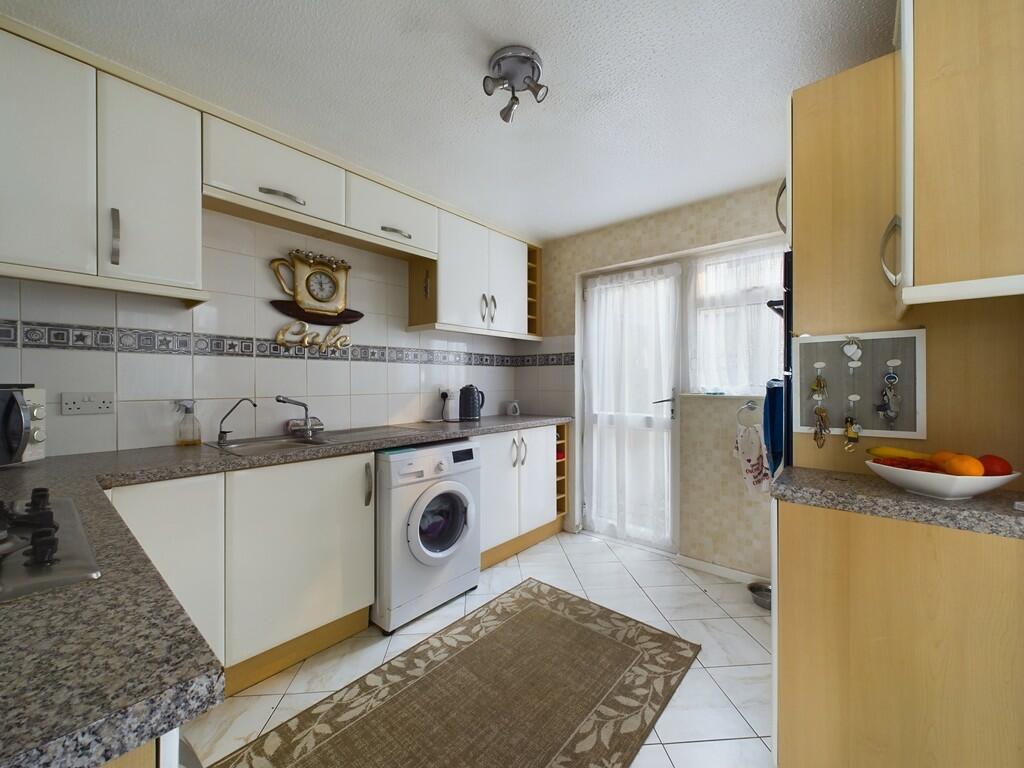 CAM02089G0-PR0382...