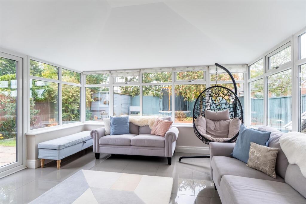 32 Waystead Close-010.jpg