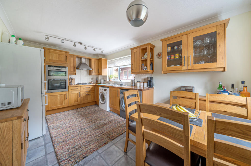 Kitchen/Dining Area