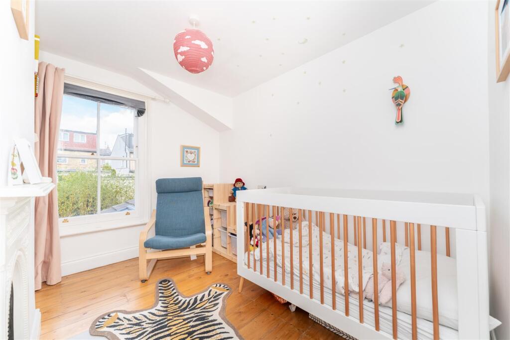 54 Rosebank bed 2.jpg
