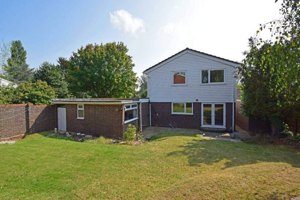36 Leadbetter Drive, rear.jpg