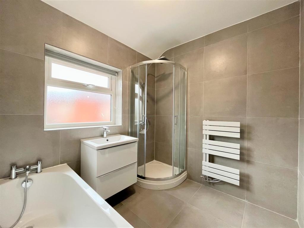 Bathroom Aspect 2