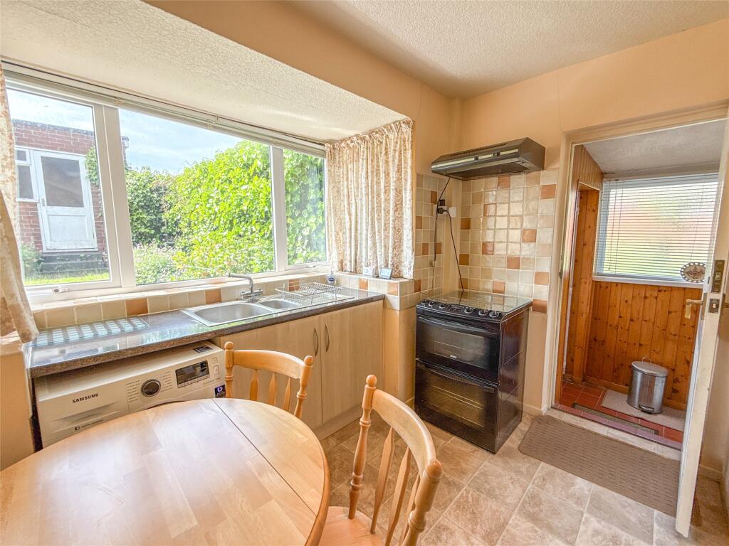 Breakfasting Kitchen