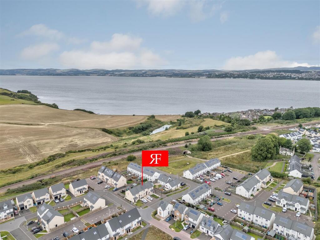 3 Peacehill View Wormit-3.JPG