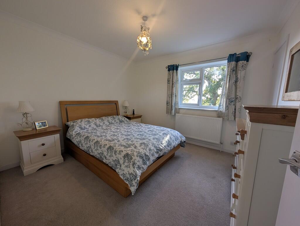 PXL_20251024_0916...