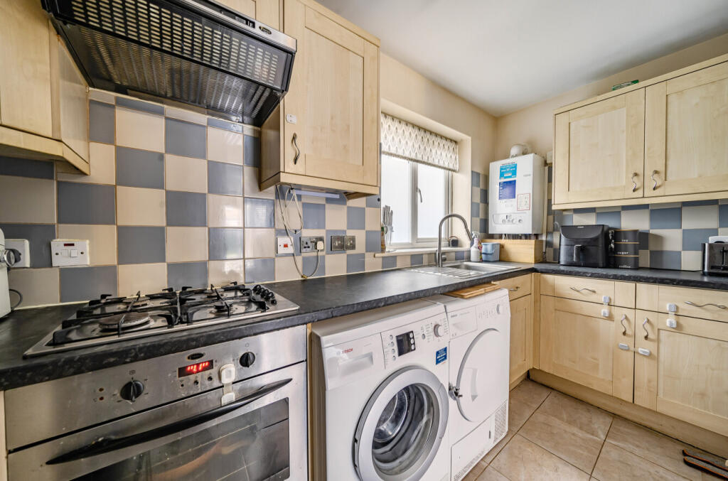 1305505-9-68406ce...