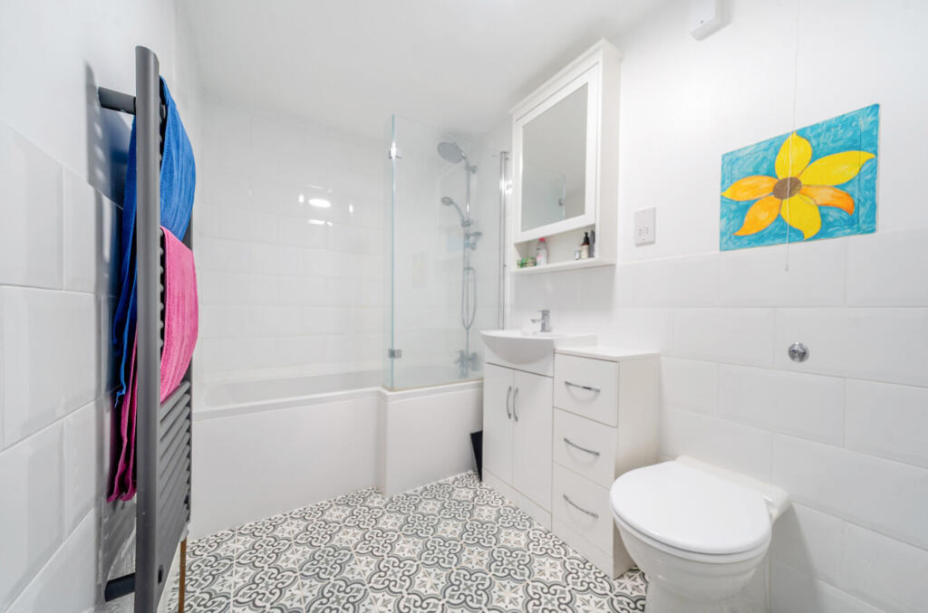 1346124-11-68b572...