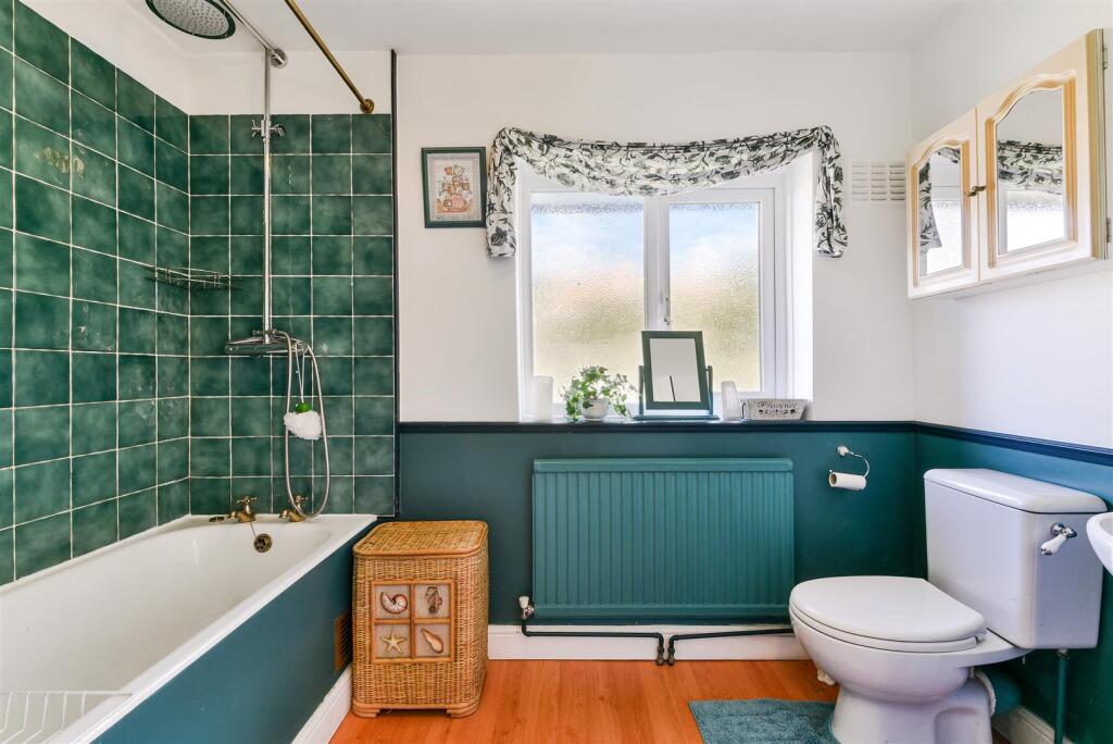 GALE CRESCENT, 6 (11).jpg