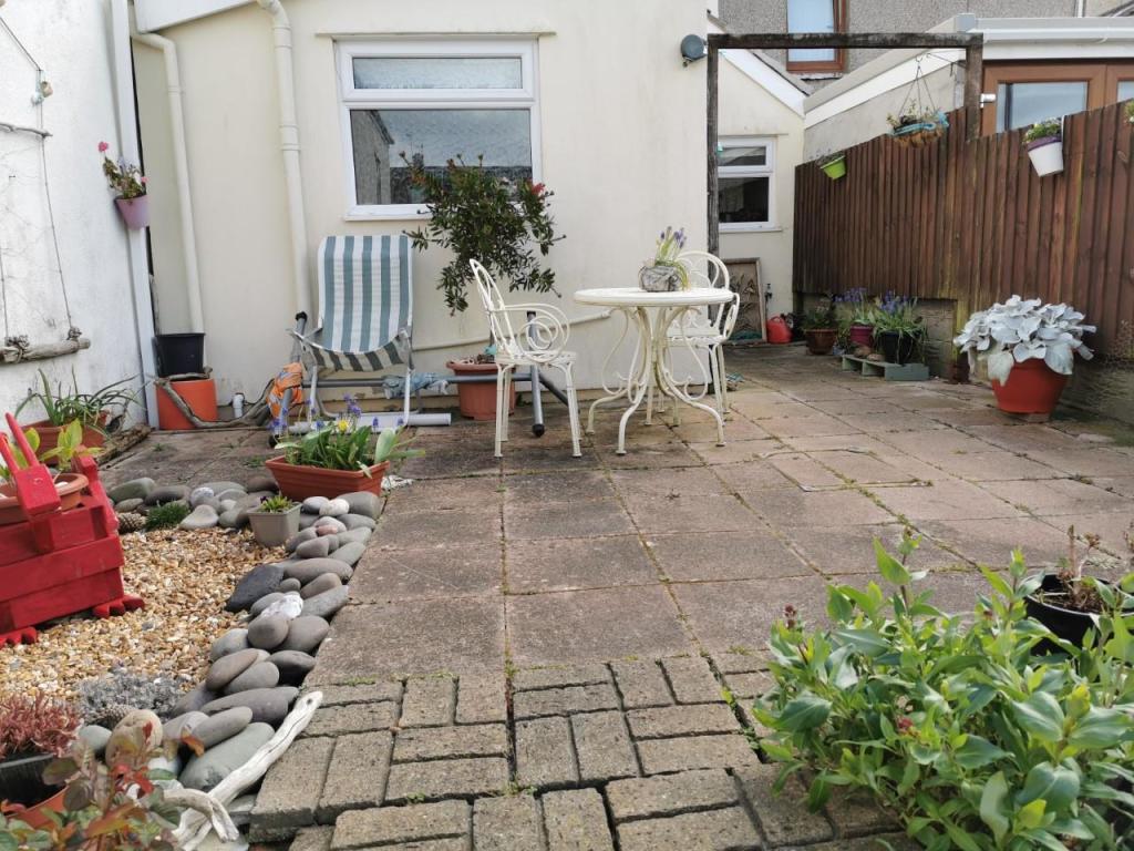 Patio craddock.jpg