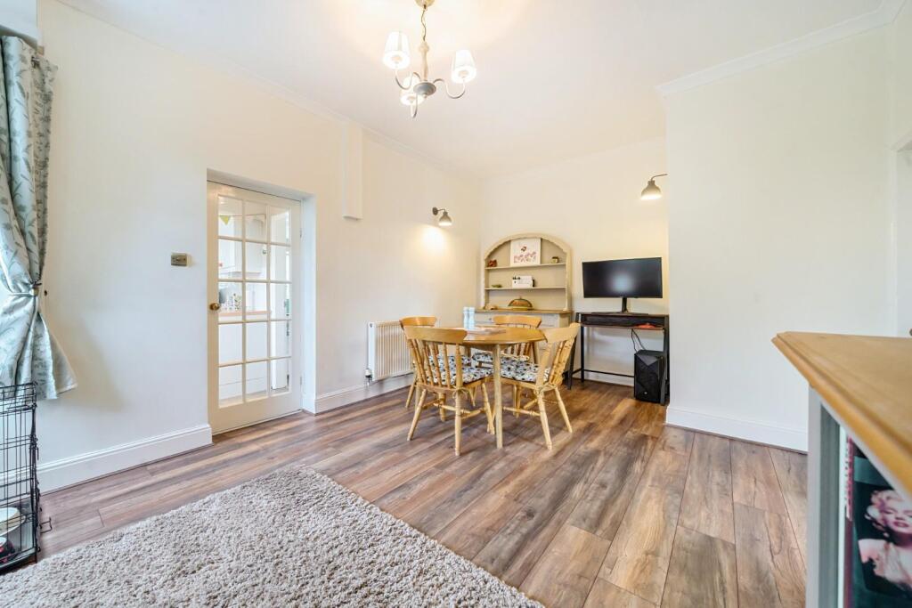 DINING ROOM.jpg