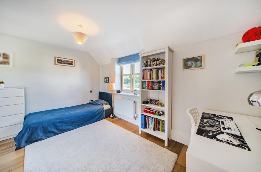 1321753-8-686d633...