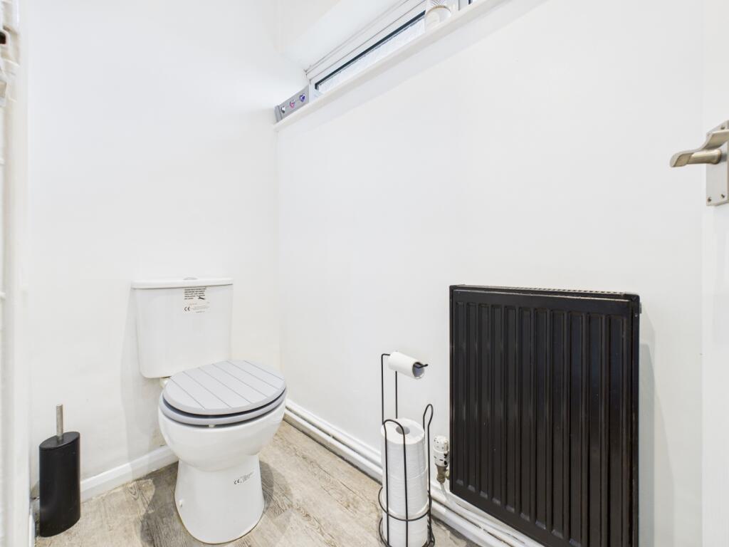 CAM03729G0-PR0158-STILL027