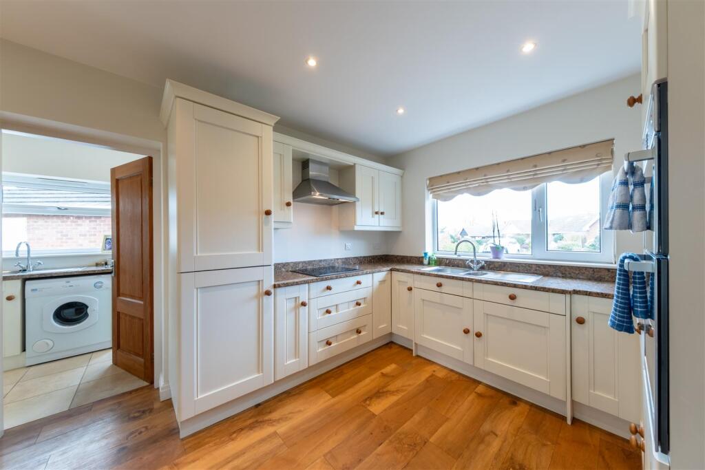 15 Pentre Close-001.jpg