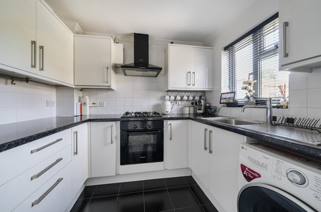 1305261-6-684bfe6...