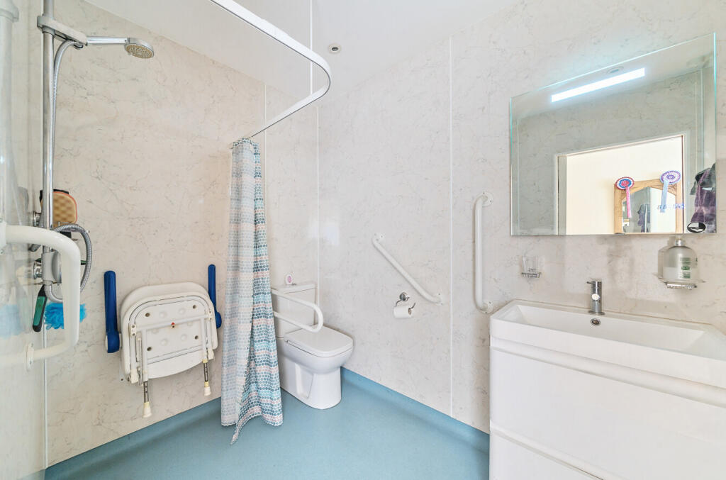 1311936-9-68546f5...