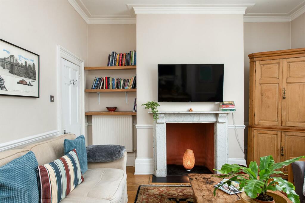 Sitting_Room_3.jpg