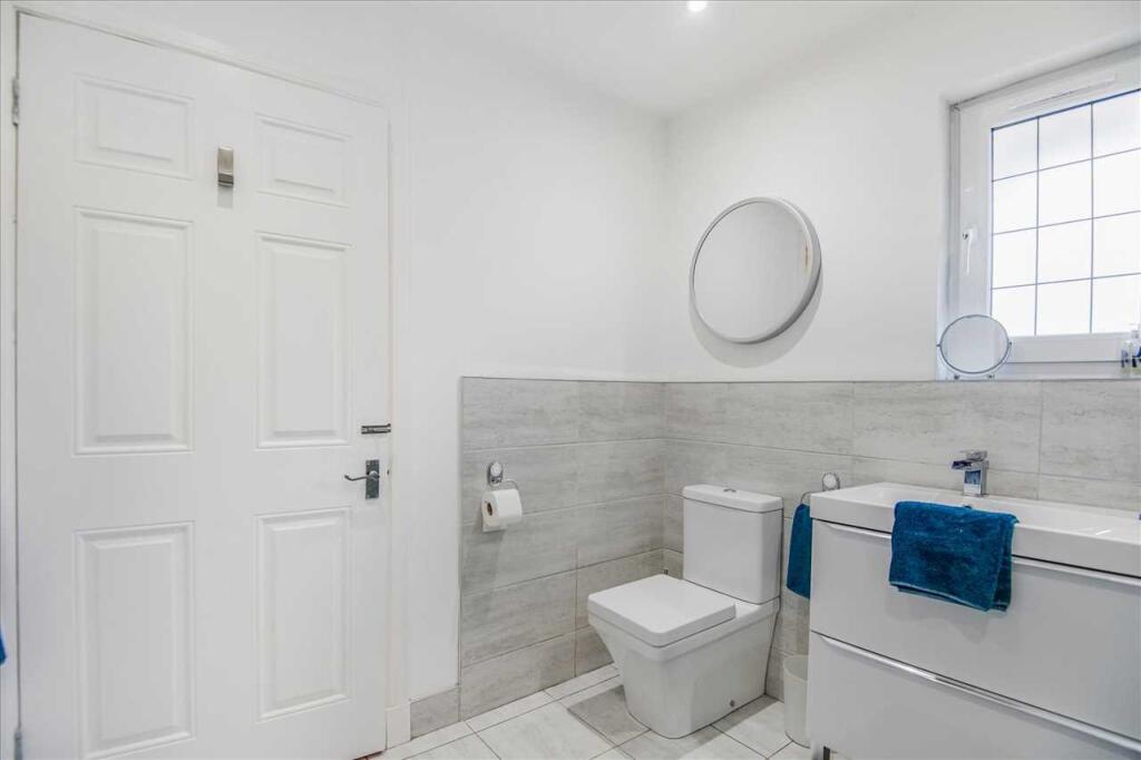 Shower Room (2)
