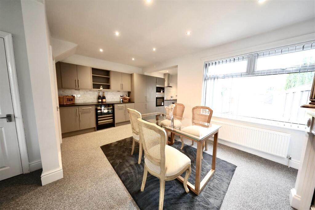 18 MurrayField - Kitchen.jpg