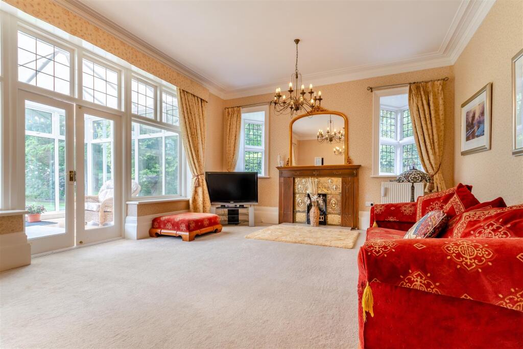 8599546-interior33.jpg