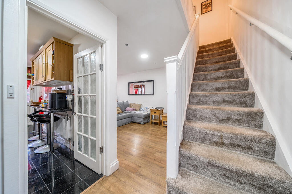 1380697-3-6915adc...