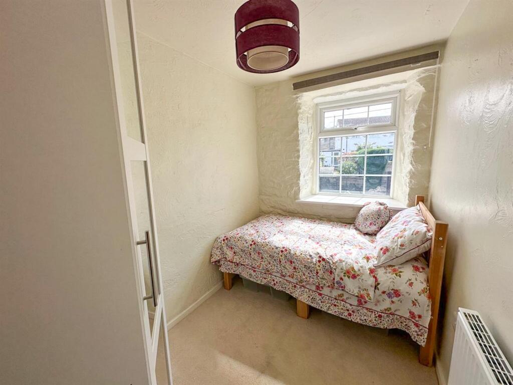2 Bed Cottage, Keighley