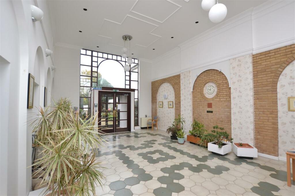 COMMUNAL RECEPTION