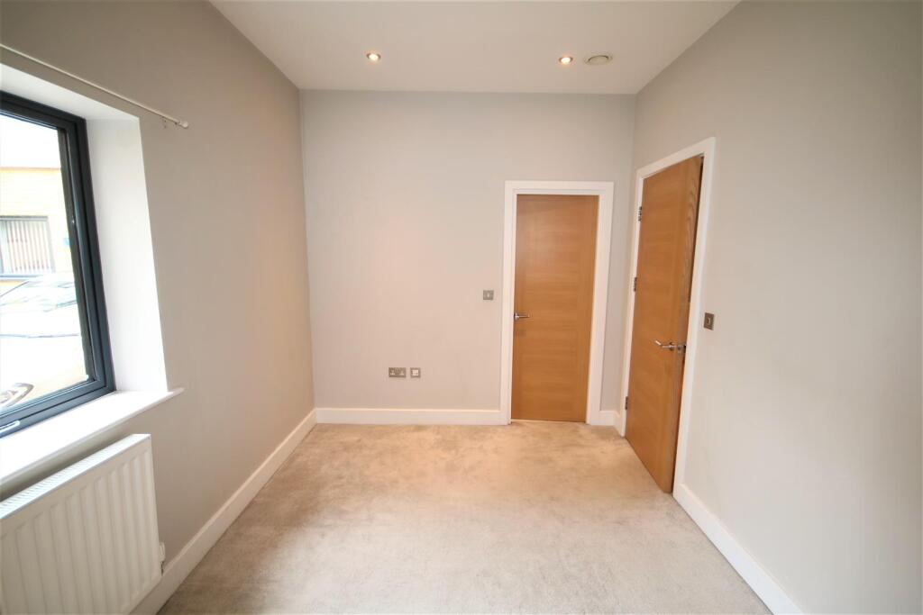 Bedroom 2b.JPG
