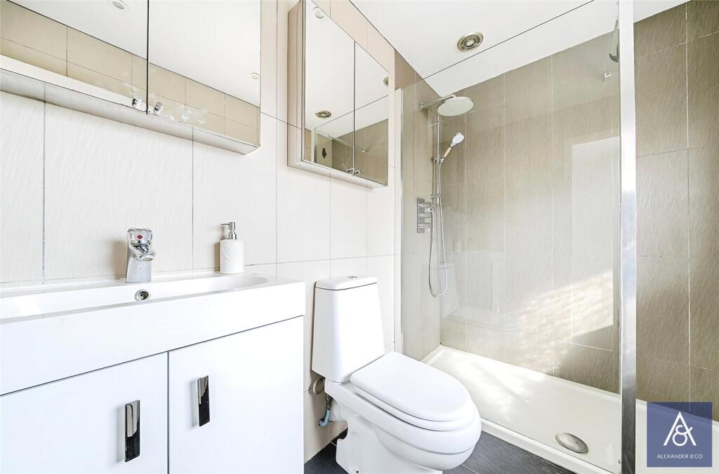 En-Suite Shower