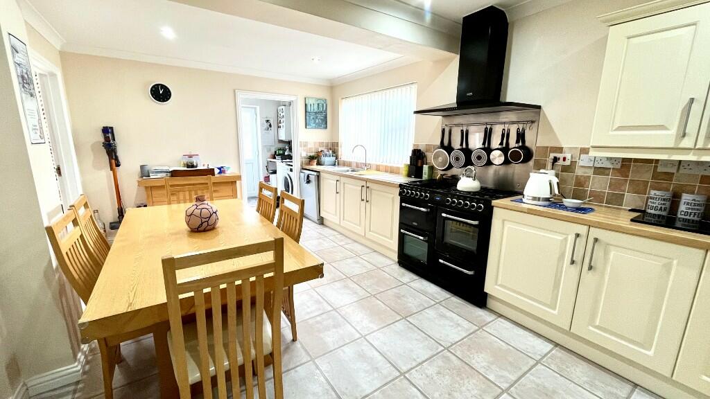 Fitted Kitchen/Diner