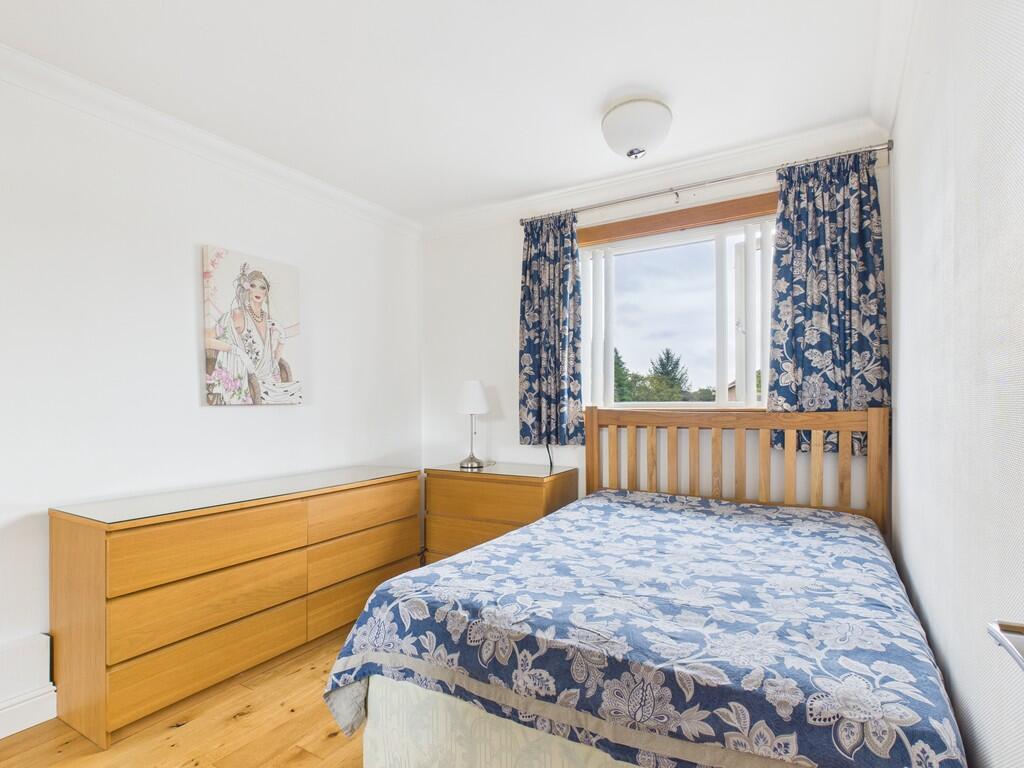 CAM05526G0-PR0042...