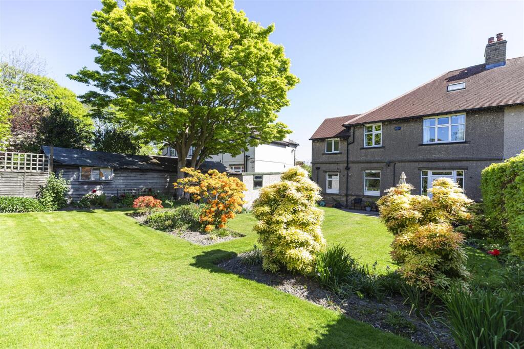 Bramleys Estate Agents - Le Marchant Avenue - Lind