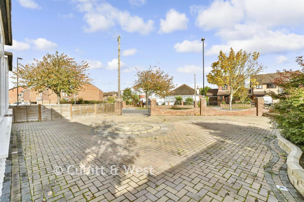 Driveway/Parking