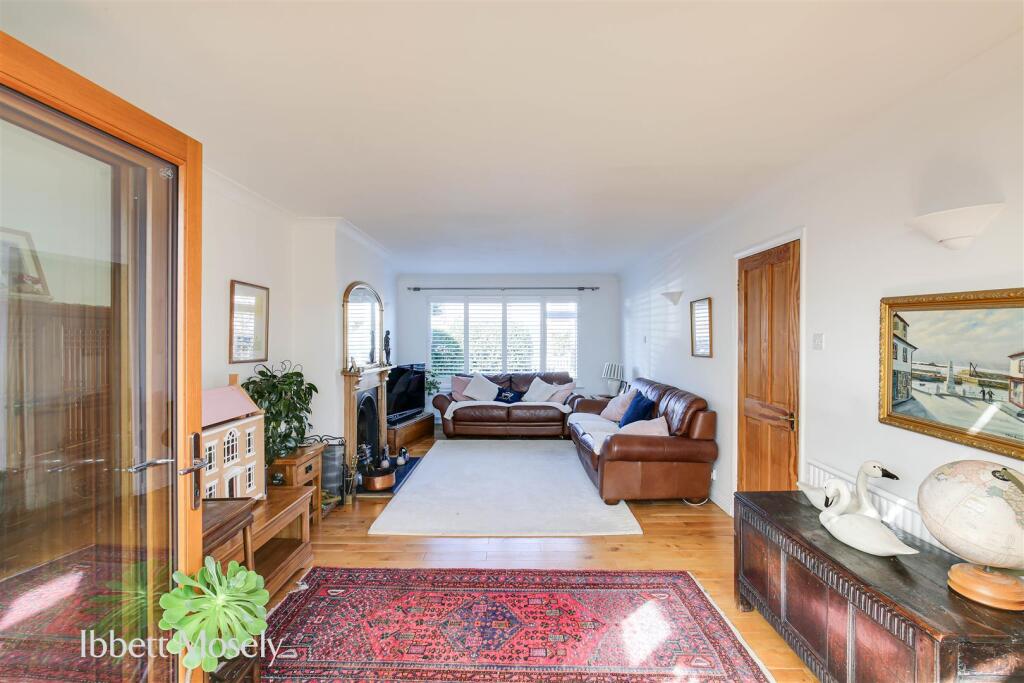 4 Reception Room.jpg