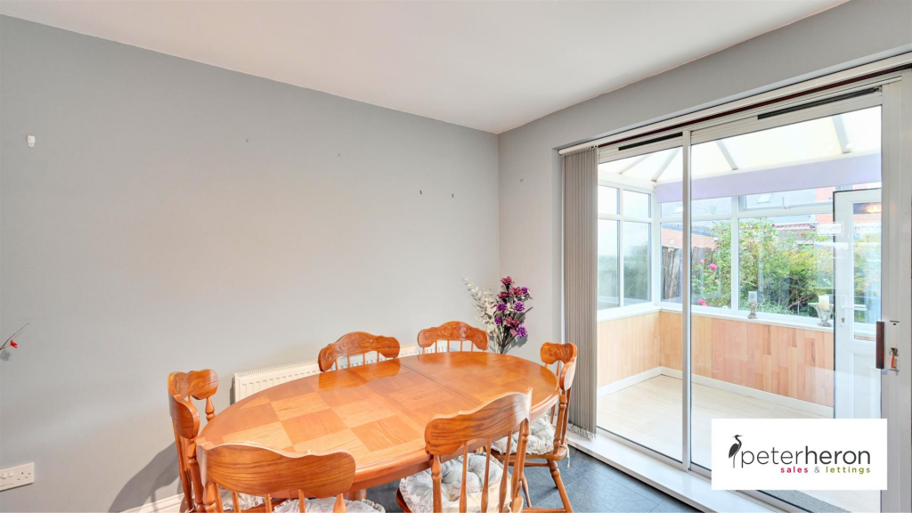 Kitchen &amp; Dining Area