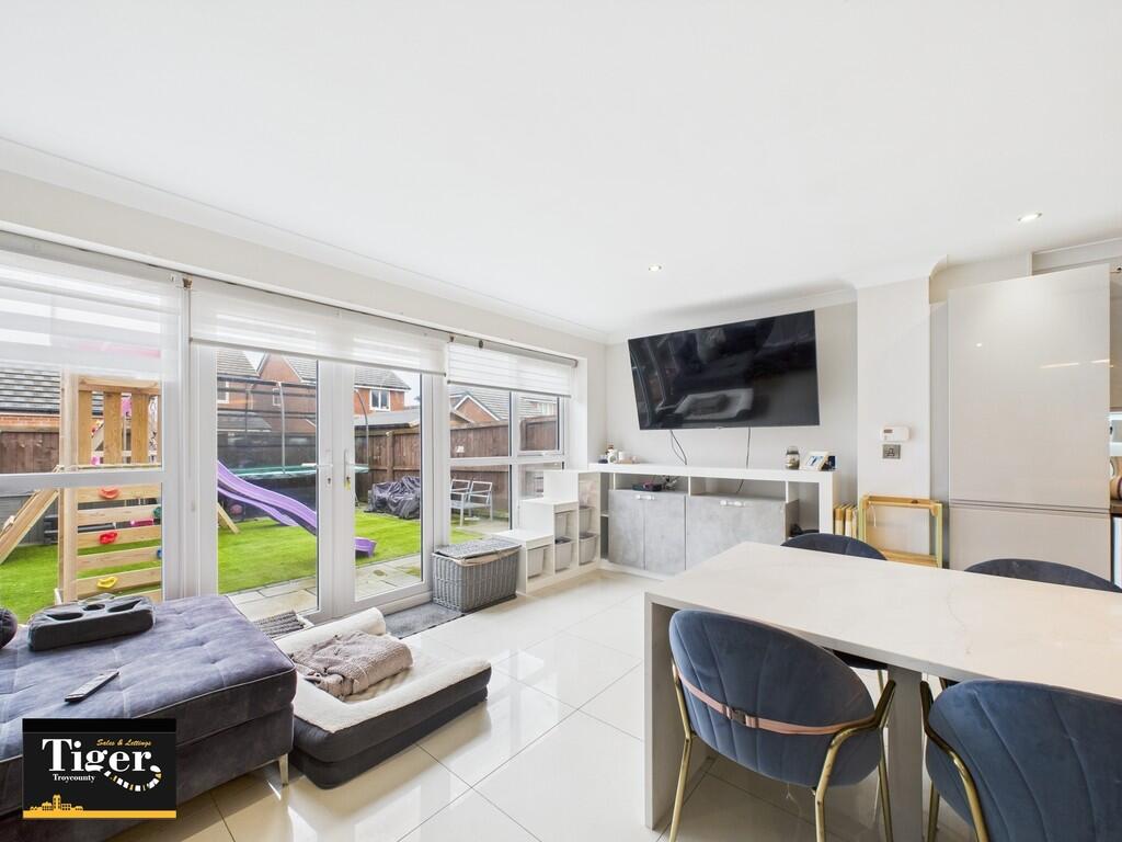 CAM02176G0-PR0507...