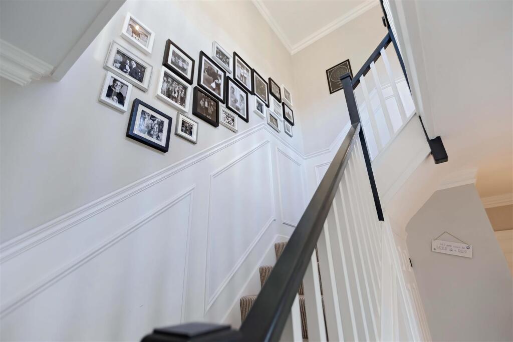 Hurston Close_26.jpg