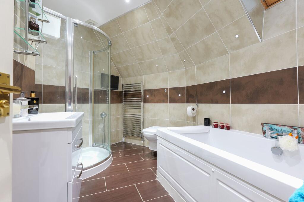 Master Ensuite Bathroom