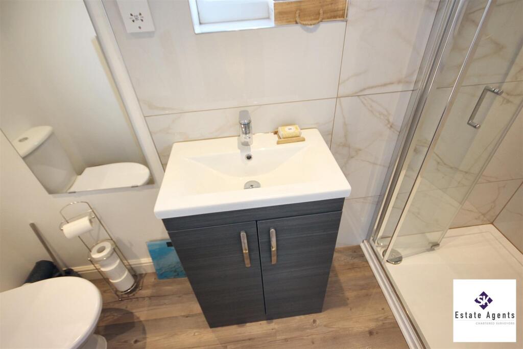 Attic Bedroom with En-Suite