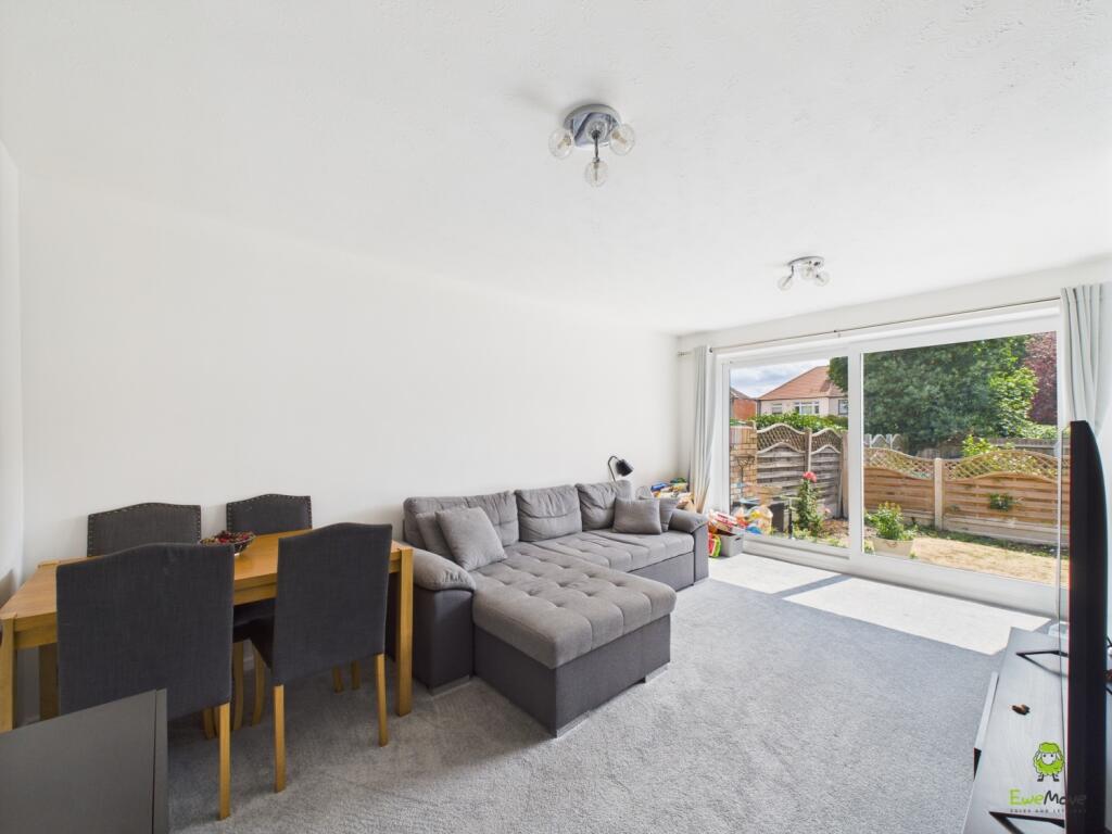 CAM02615G0-PR0093-STILL001