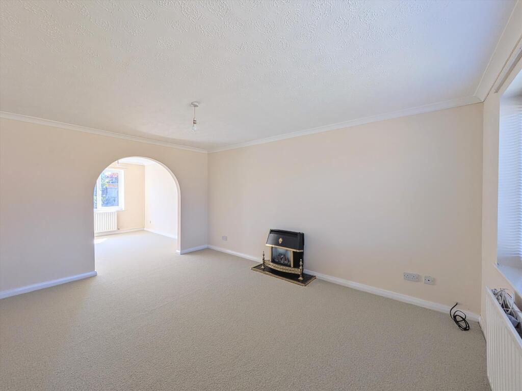 Lounge Dining Room N