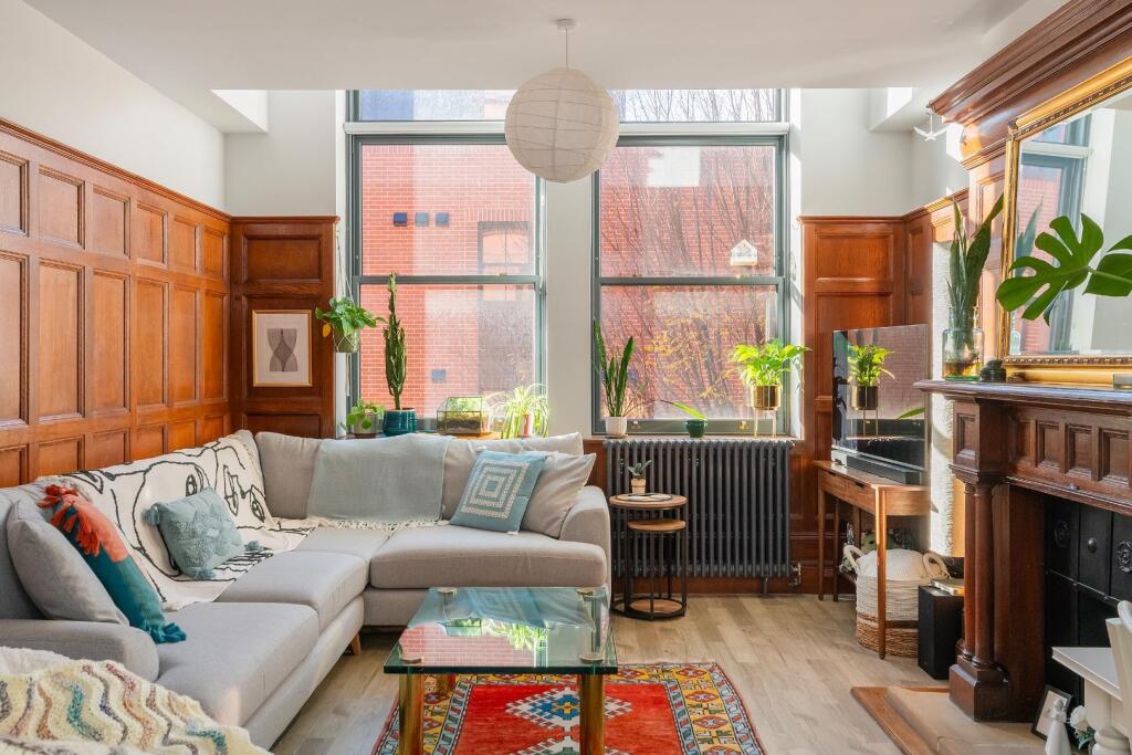 2R0HBR - Living Room H.jpg