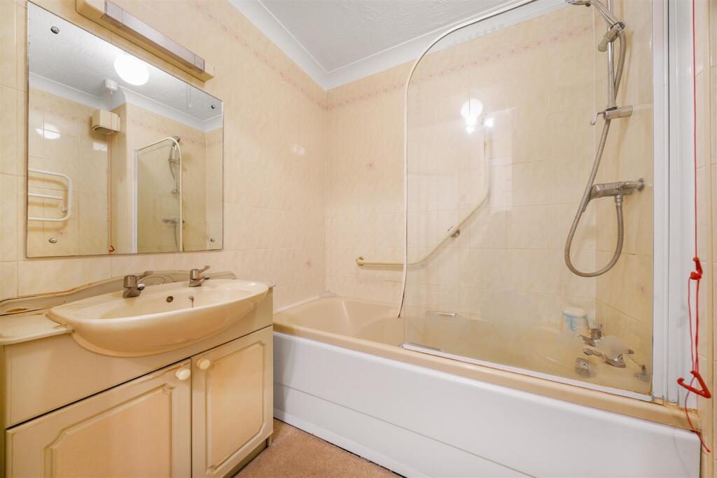 Flat 3, Bishops Court - A2nIyCncprR8abBJYp7f.jpg