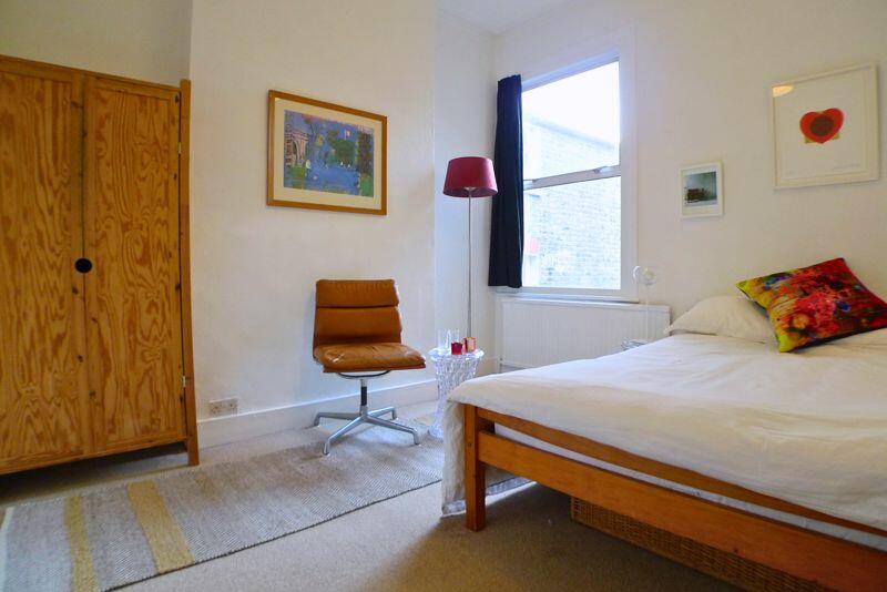 Middle bedroom 1